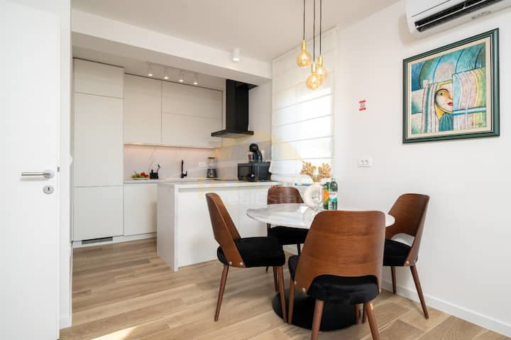 Attico con due camere da letto a Trogir con terrazza sul tetto